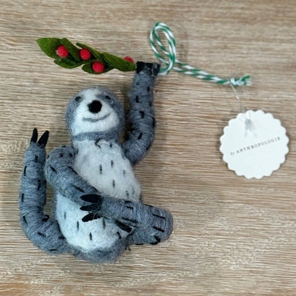 NWT Anthropologie Mistletoe Sloth Ornament Rare Sold Out - Picture 3 of 7